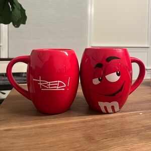M&M's Red Mugs Set